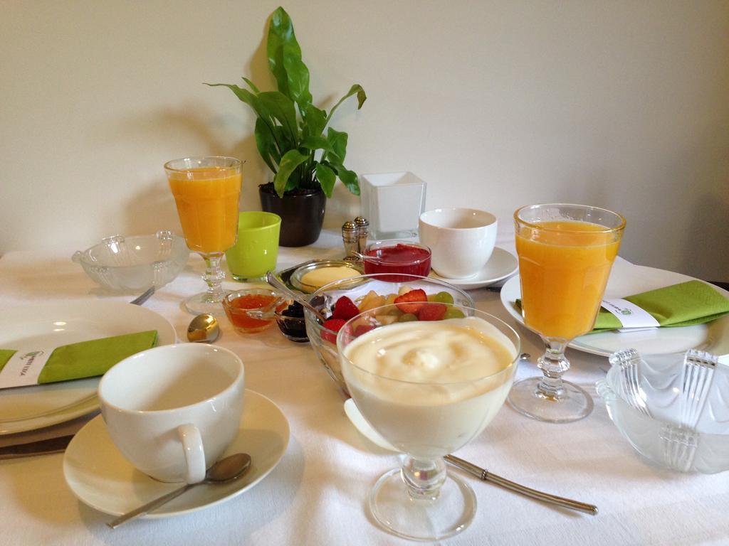 Walnut Lodge Bed & Breakfast Noorbeek Ngoại thất bức ảnh